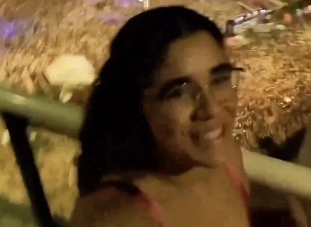 Хорошо что она включила режим "полёта"