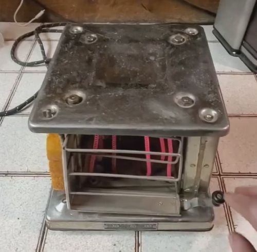 Перед вами винтажный «поворотный» тостер The Estate, модель № 77 производства The Estate Stove Company