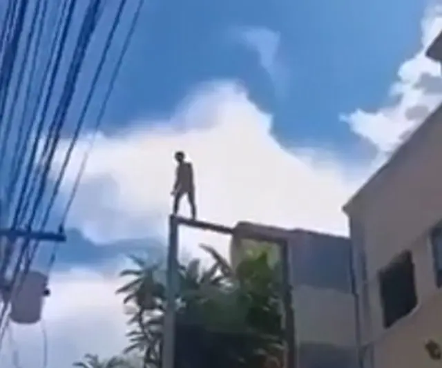 Наверное паркурщик⁠⁠?