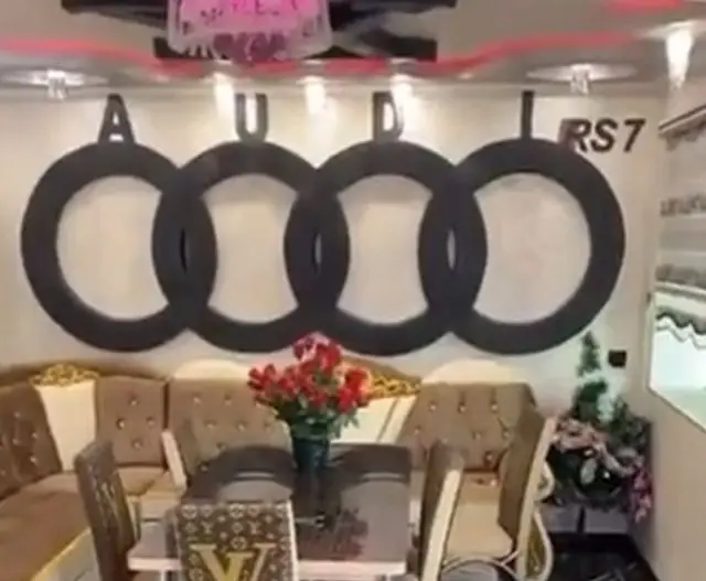 Хата обычной цыганской семьи