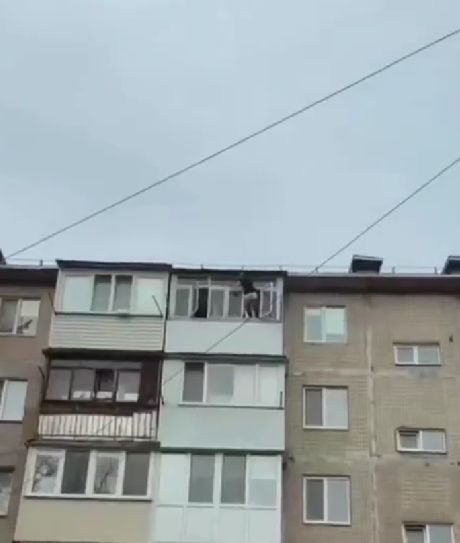 Коня на скаку остановит