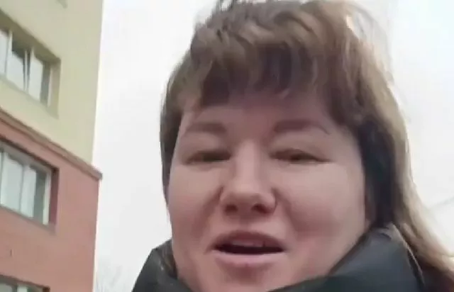 Это могли бы быть мы с тобой, но ты всё ещё на работе