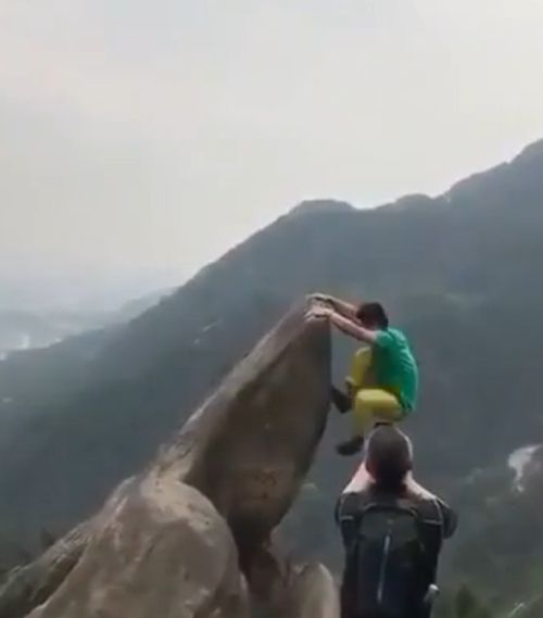 Как минимум этот уникум получил красивый последний кадр⁠⁠