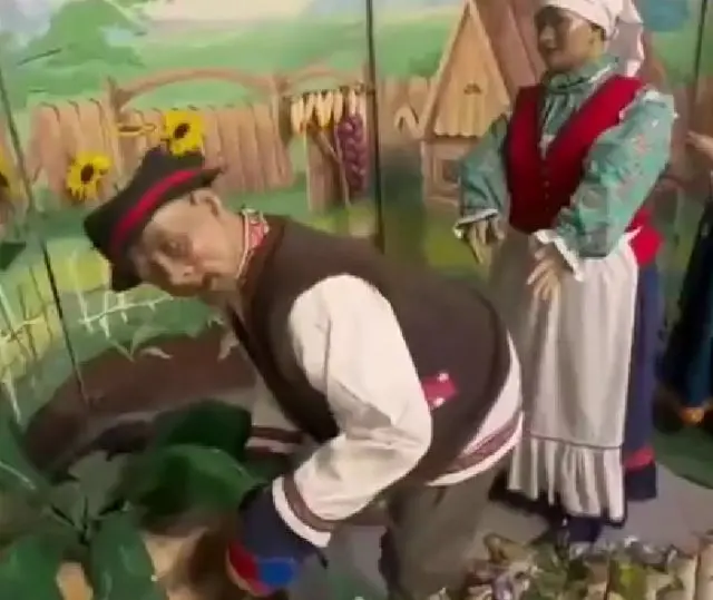 В сети завирусилась выставка оживших сказок, которая больше напоминает хоррор