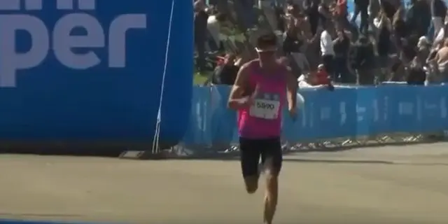 Победа россиянина на марафоне так впечатлила немецкого диктора, что она заговорил по-русски!⁠⁠