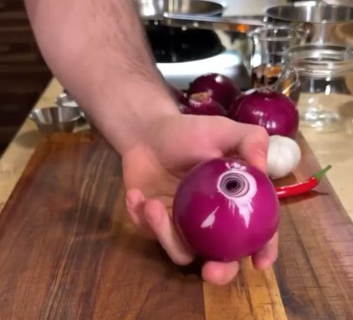 Маринованный красный лук⁠⁠