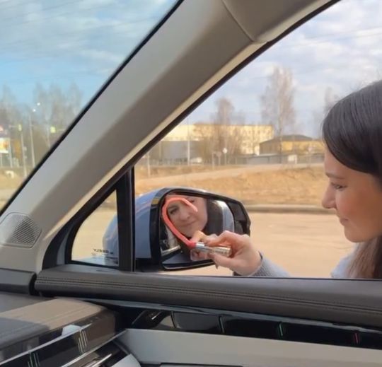 Подловил жену