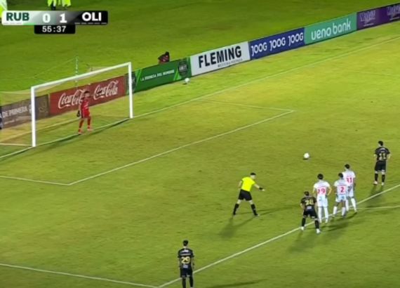 Самый нелепый гол года в Парагвае после неудачного пенальти