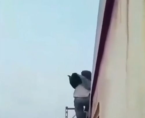 Снова Индия на связи