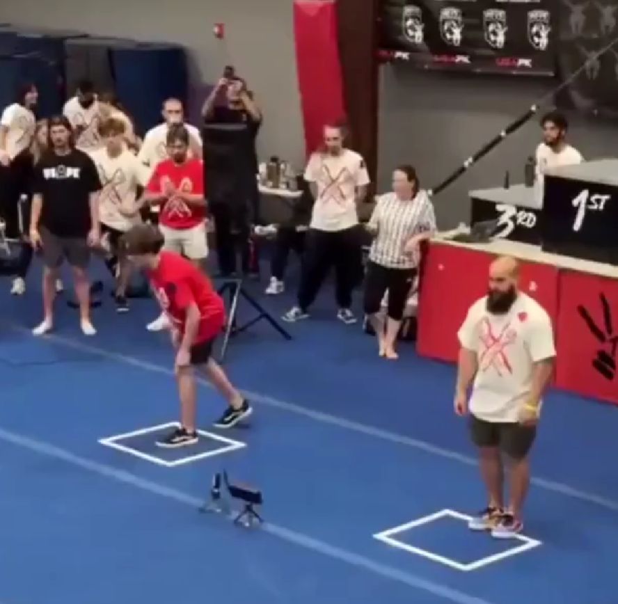 А он хорош!