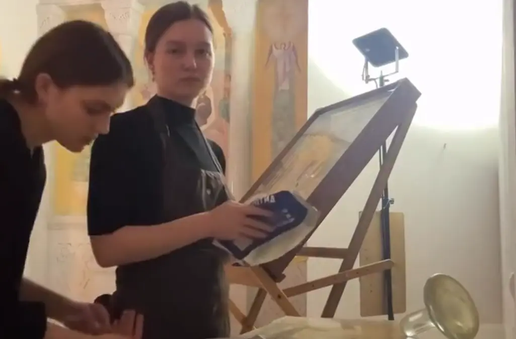 Две поющие сестры