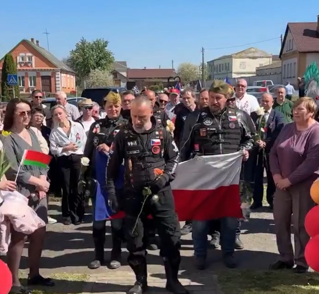 Чешские байкеры клуба ČMV-SB-99:1 приехали в Беларусь, чтобы почтить память погибших в ВОВ