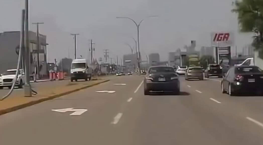 Девушка увернулась от смертельной аварии⁠⁠
