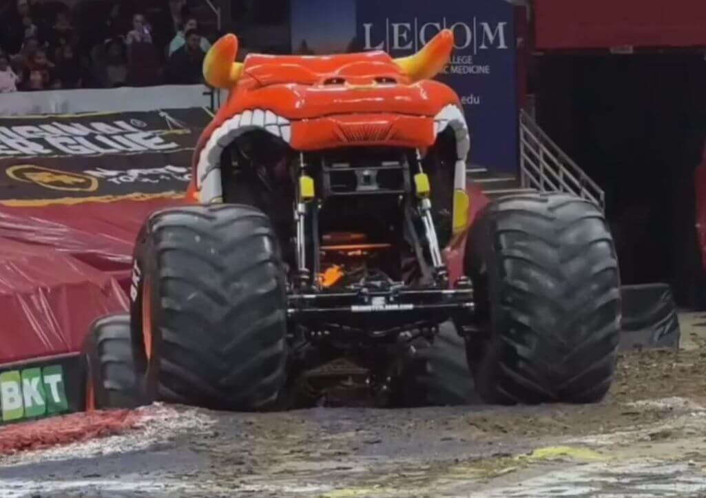El Toro Loco — один из самых известных и узнаваемых монстр-траков в шоу Monster Jam⁠⁠