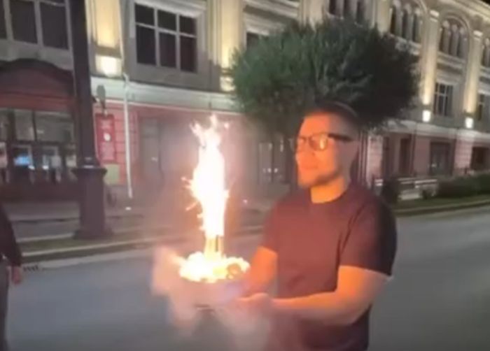 С такими друзьями и врагов не надо
