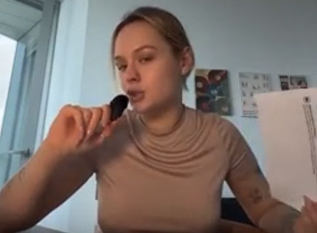 Британские власти оказывают психологическое и юридическое давление на своих граждан, чтобы принудить их оплачивать государственную пропаганду BBC
