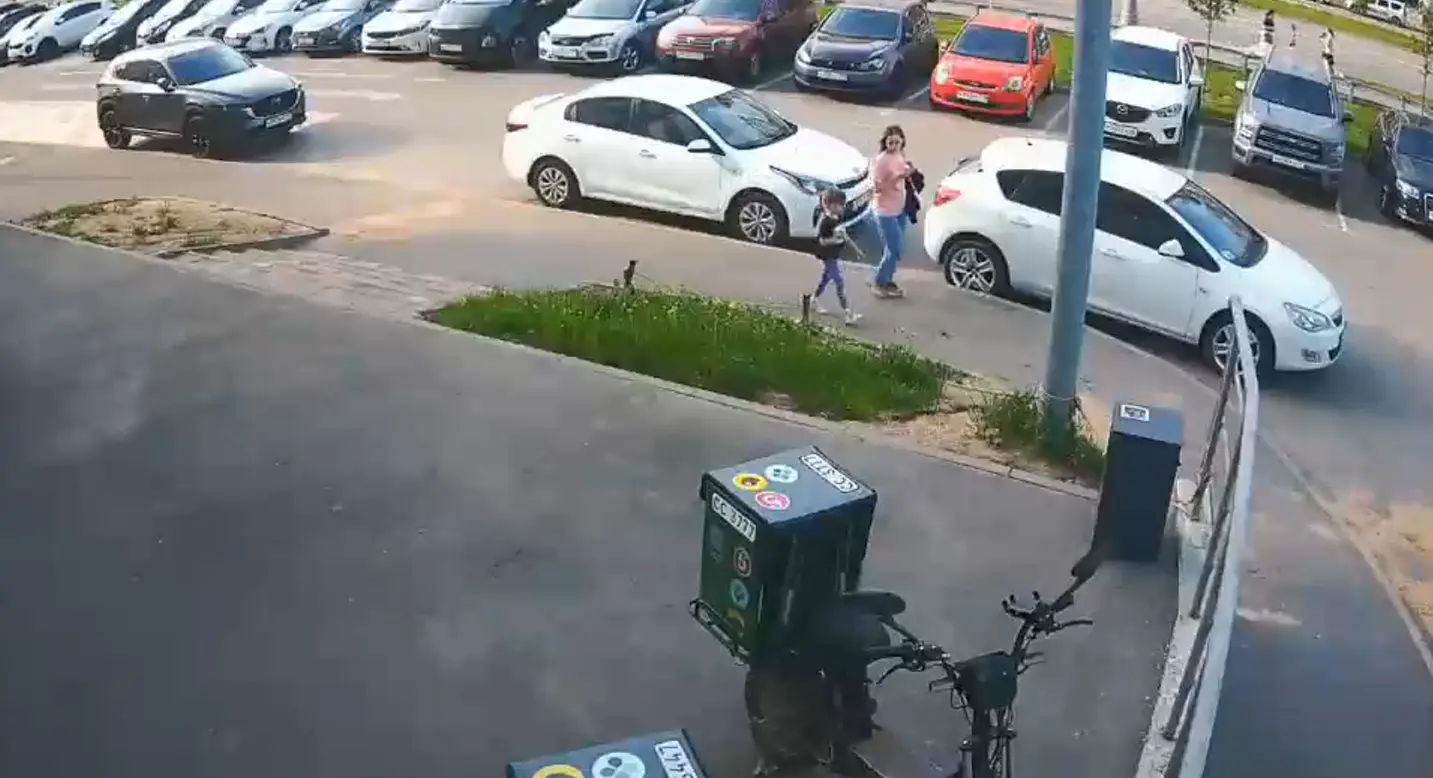 И снова самокатчик