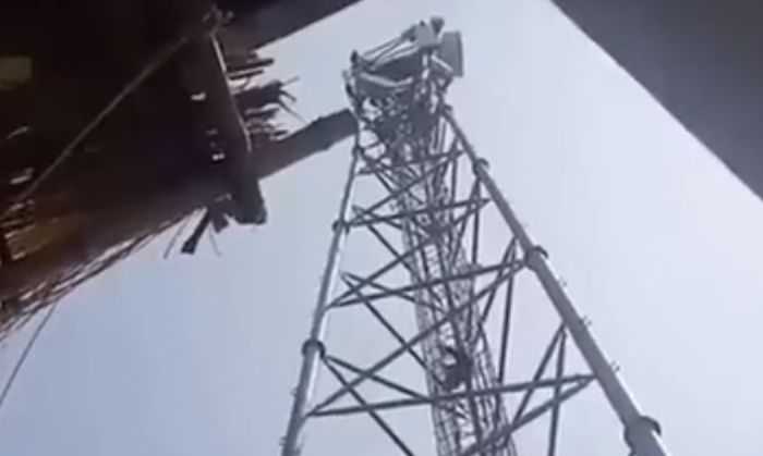 Упал