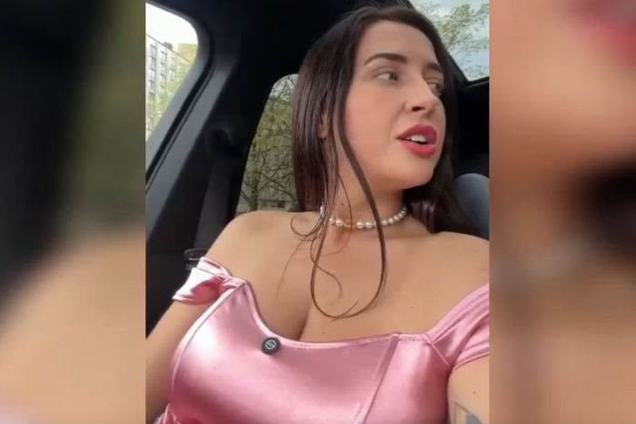 Должен ли парень платить за подругу девушки в ресторане?