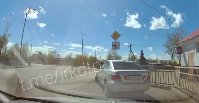 Потом схватил свой байк и убежал