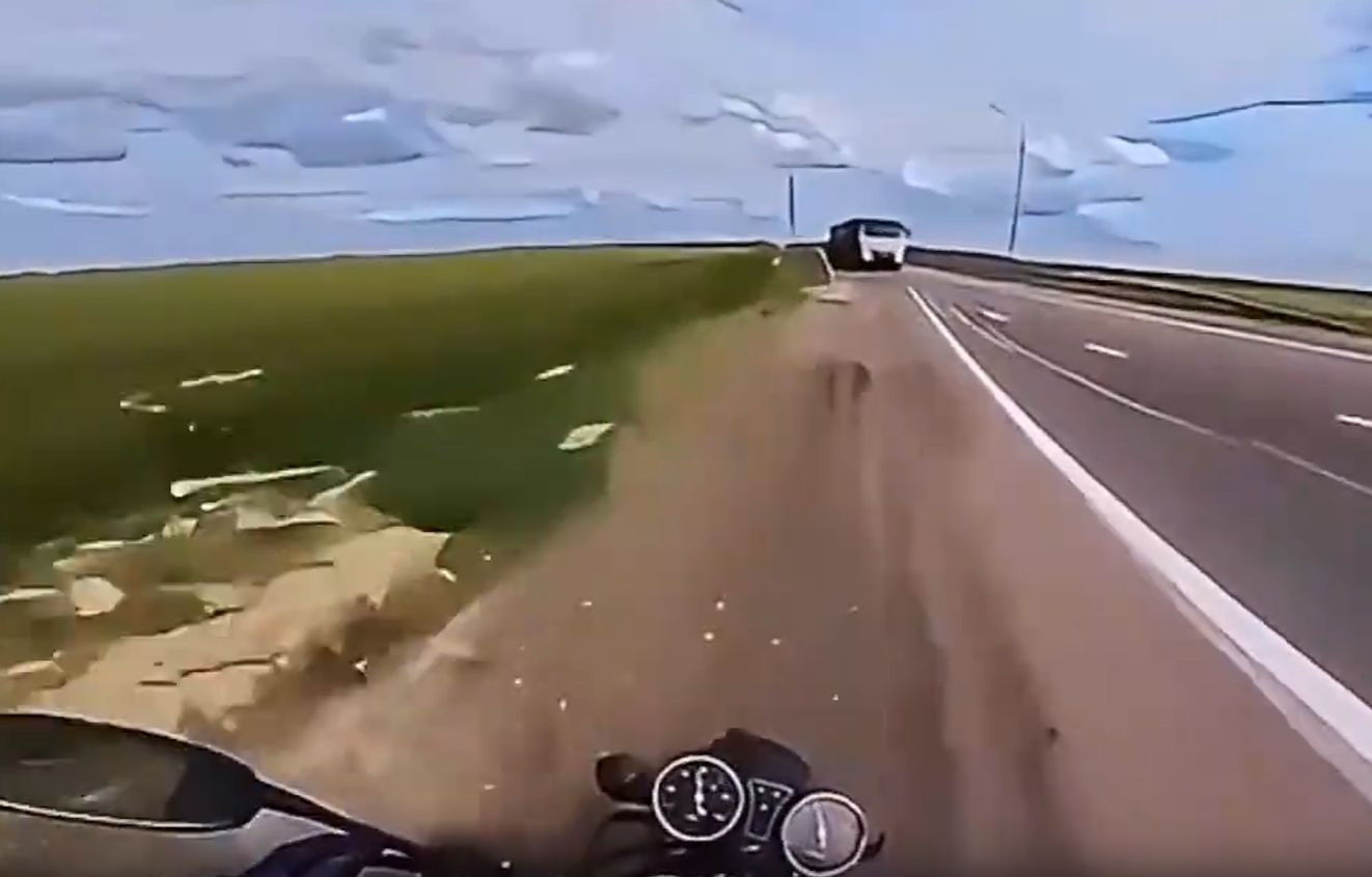 Ушёл от мотобата по полям