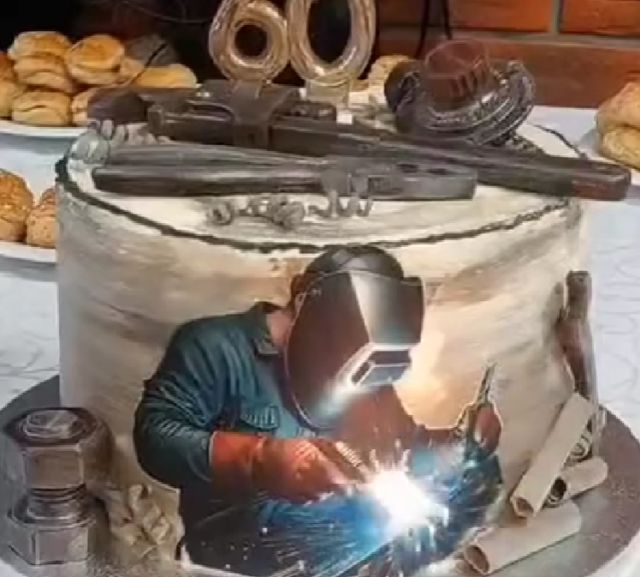 Идеального торта на юбилей сварщика не существу!...⁠⁠