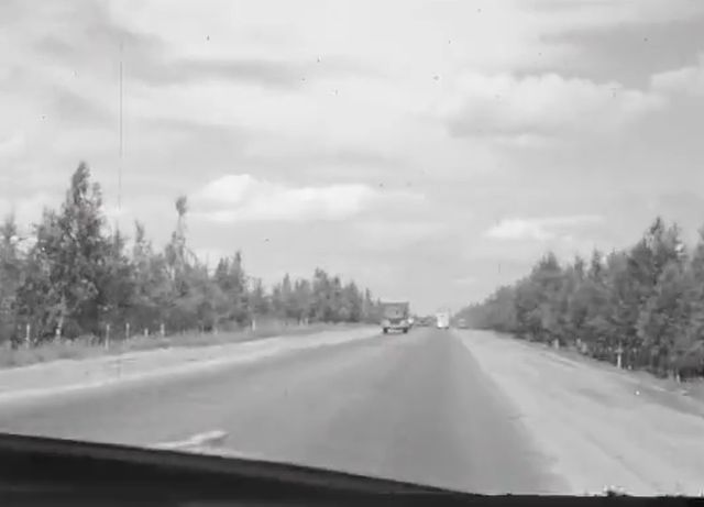 Вспомни как едешь из Москвы в пробках на дачу и посмотри как это было 60 лет назад