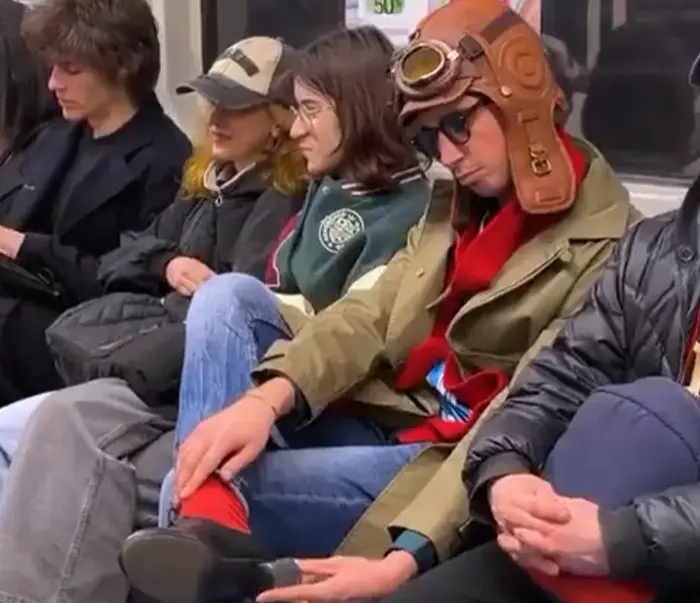 Культурно прибухнул в метро