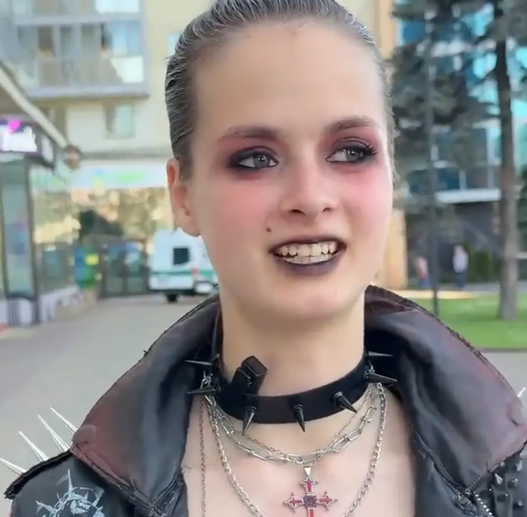 Девочка панк