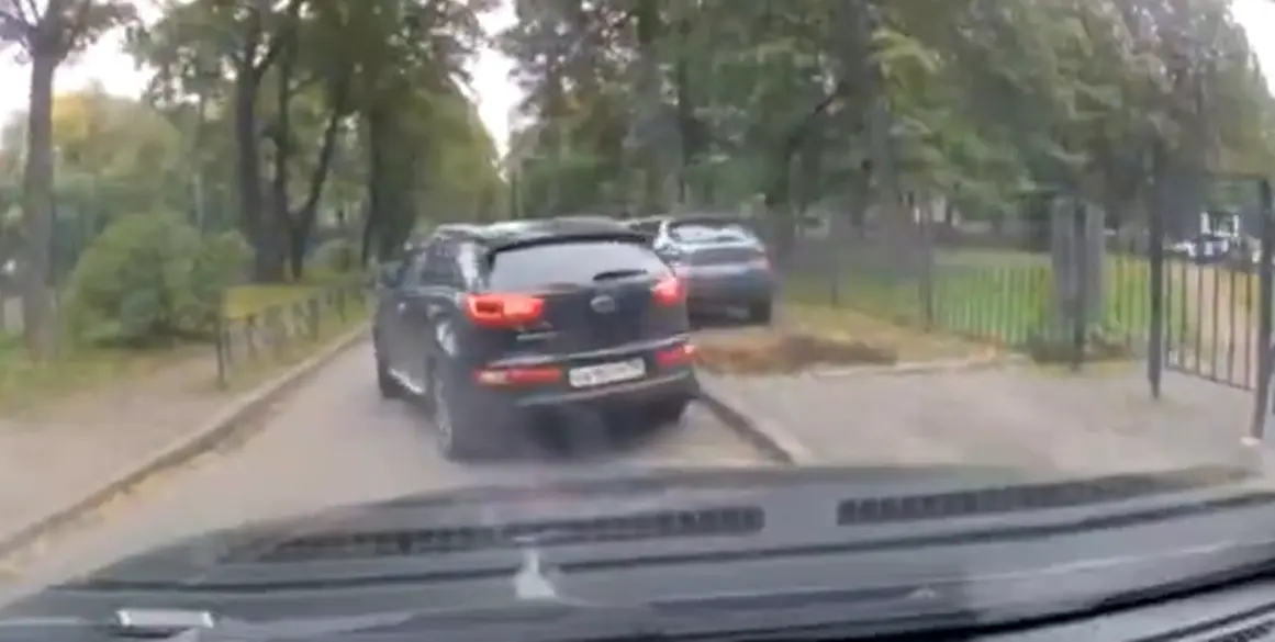 "Вы же видели, что я ехала назад!!!"