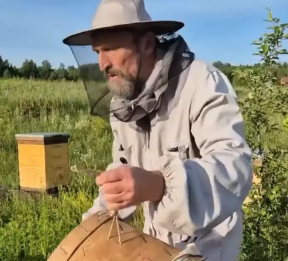А они как ломанулись...