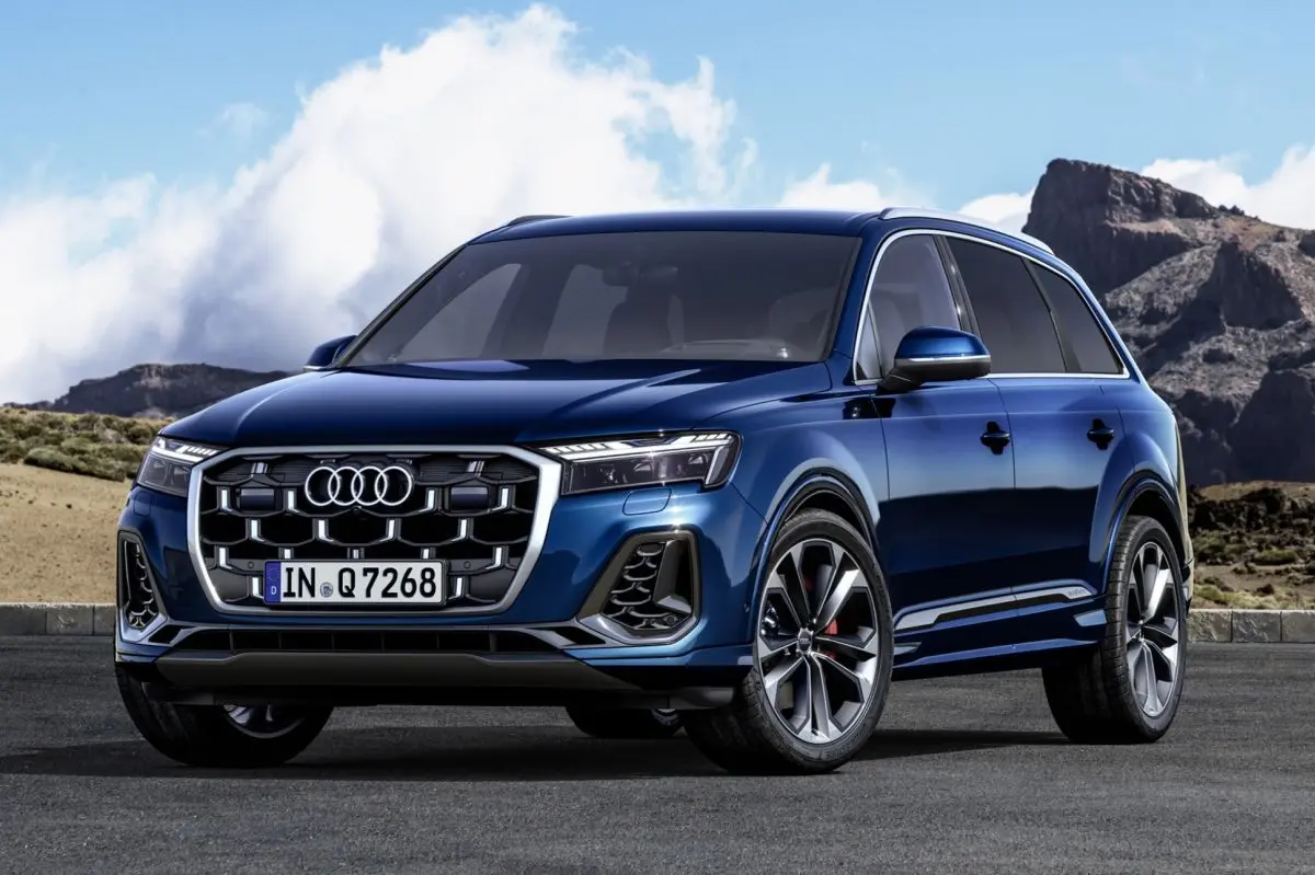 Новая Audi Q7 будет проецировать поворотники на асфальт
