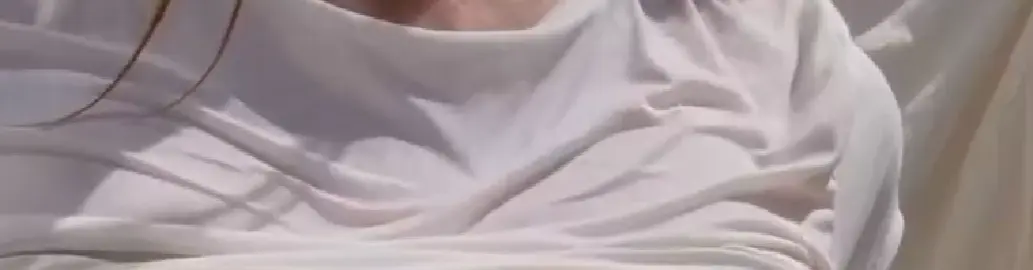 Мокрая футболка