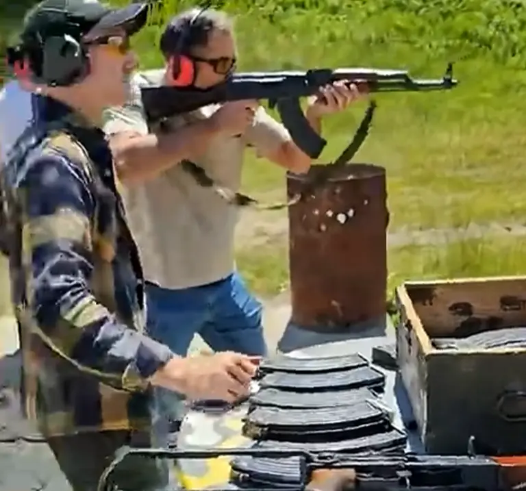 Что будет если из АКМС пальнуть патроном 5.56?