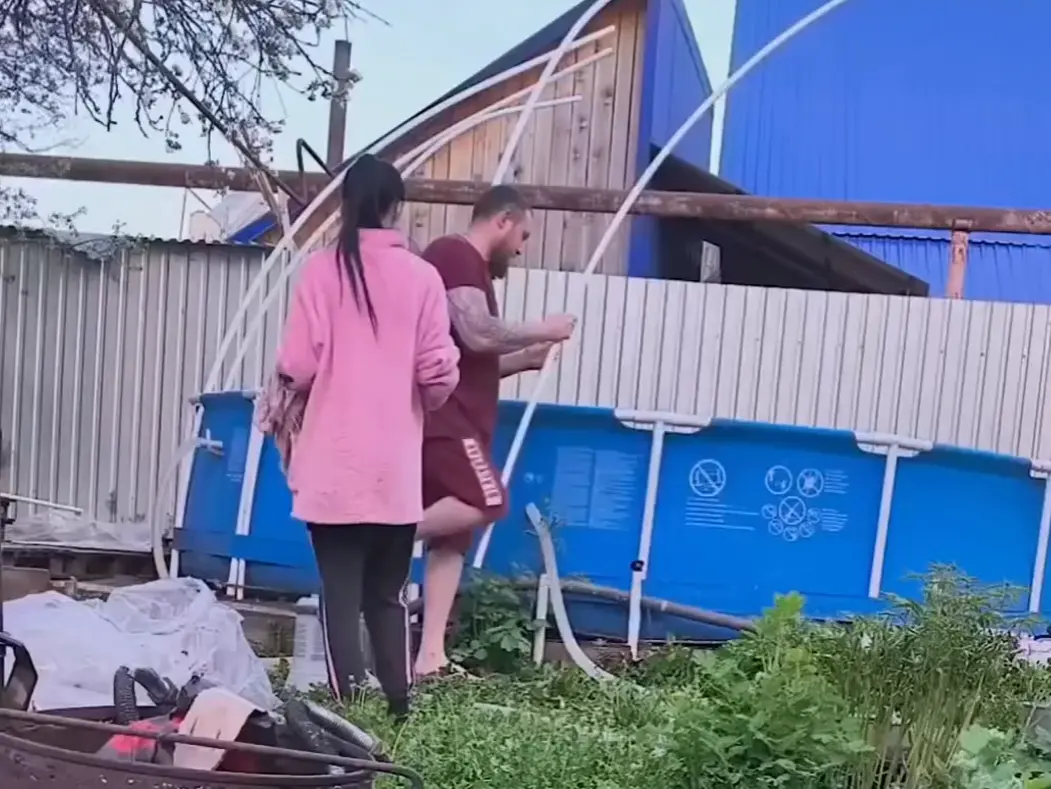 Навес над бассейном⁠⁠