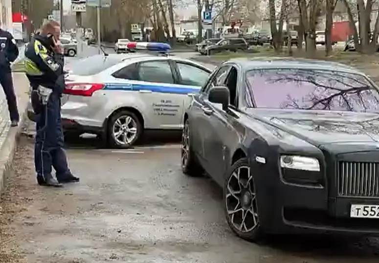 Владение Роллс Ройсом