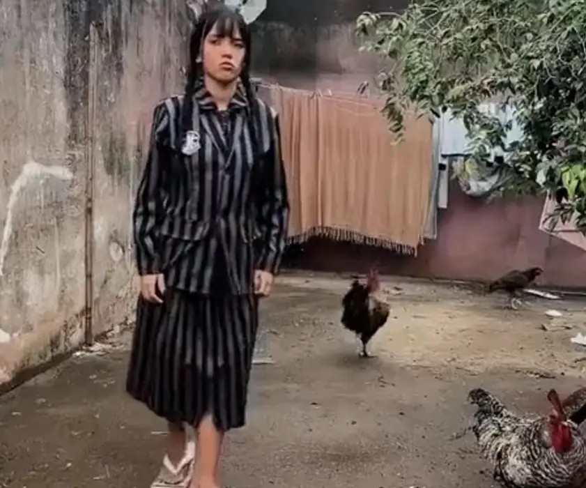 Тяжела и неказиста жизнь тиктокерши в деревне)