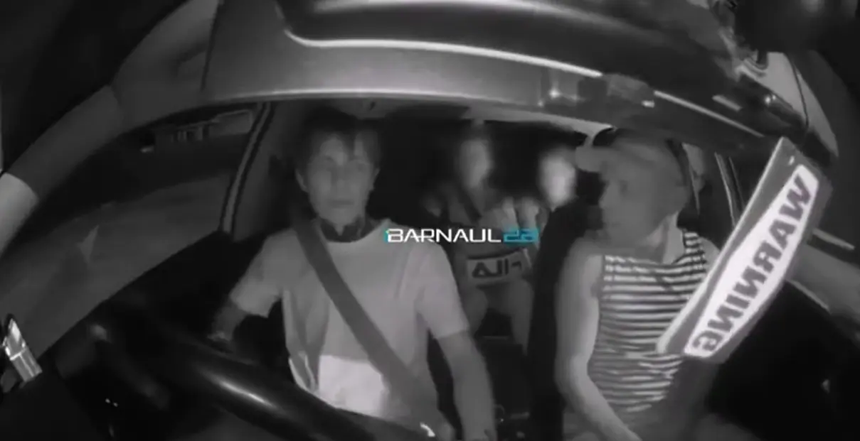 Пьяный пассажир ударил таксиста по лицу в Барнауле