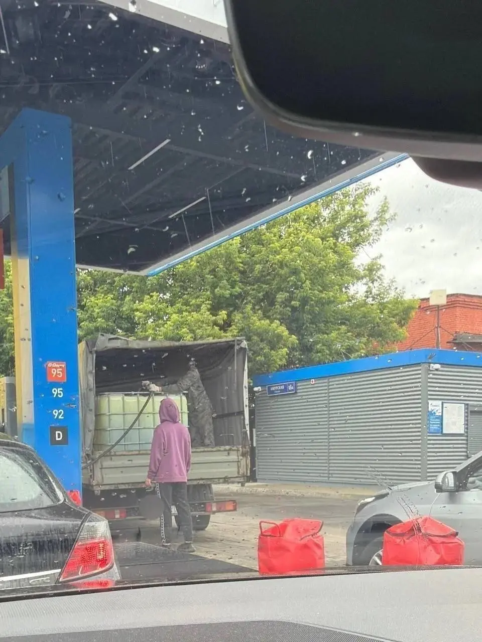 Спекулянты на московской заправке
