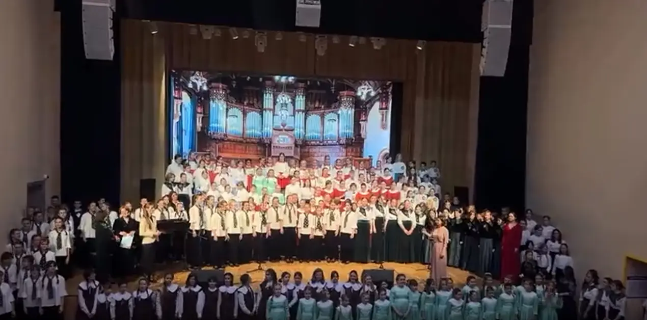 Дорогою добра — песня из к/ф Маленький Мук