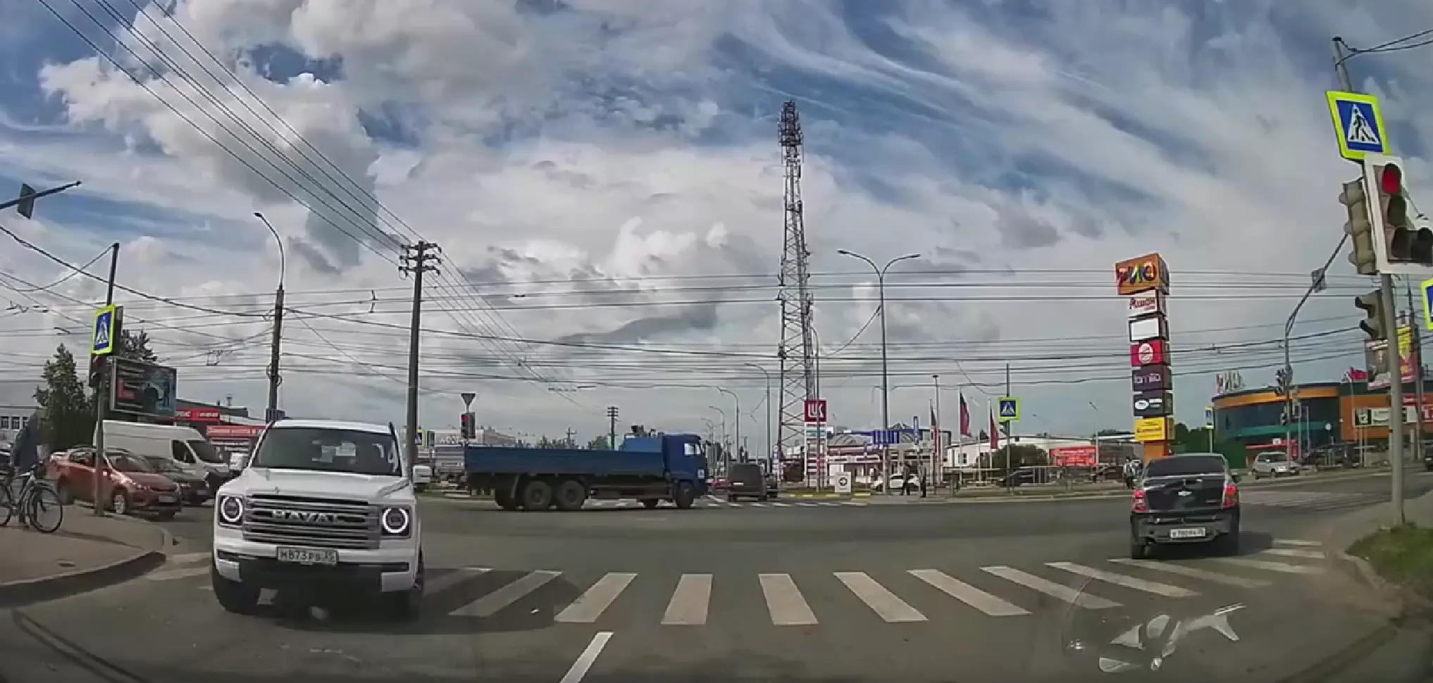 Тапки слетели...