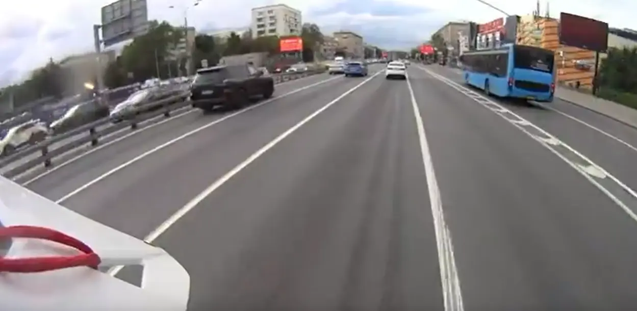 Встреча моноколесиста и БМВшника