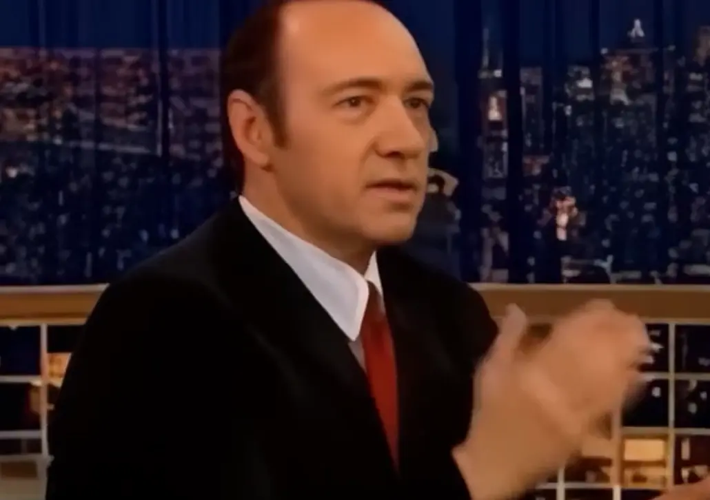 ...Отнеси стакан... Мать твою)