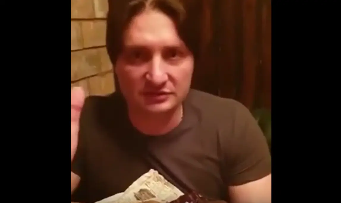 Зашёл, значица, Запашный в Минский ресторан