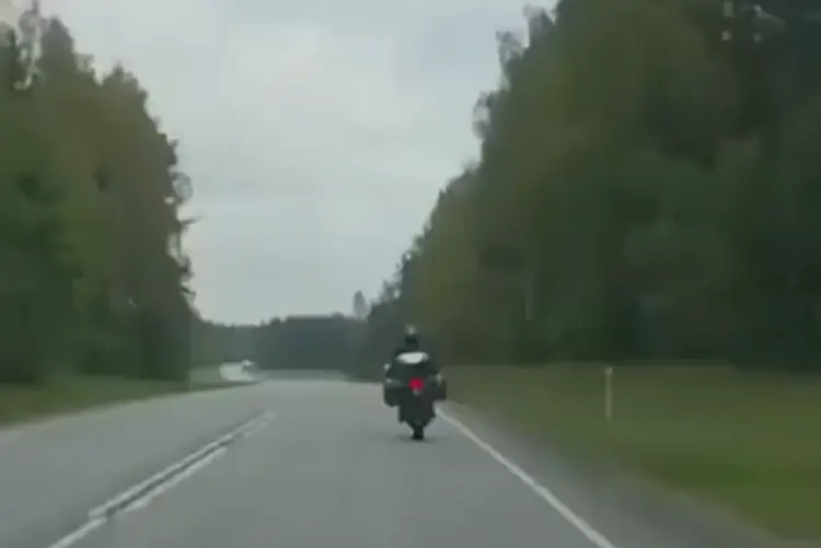 Помеха справа
