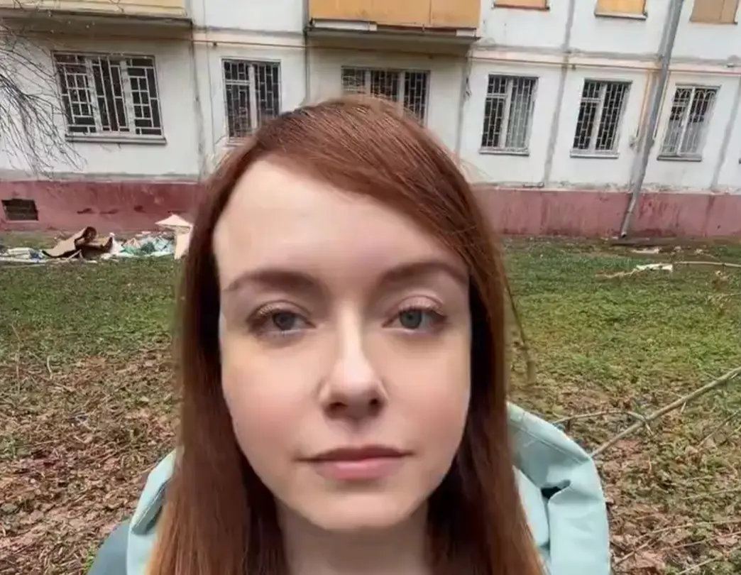 Сервизы, в сервантах, которыми так никто и не воспользовался