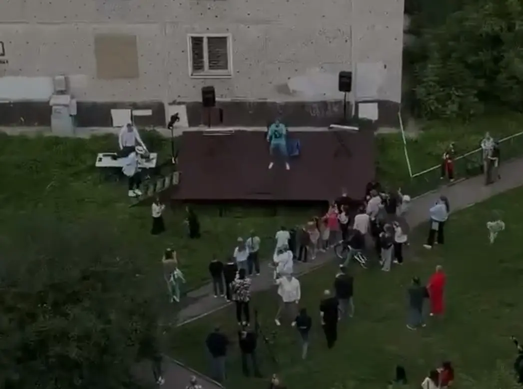 В Орехово-Зуево мужчина устроил концерт для всех соседей в честь своего 51-летия