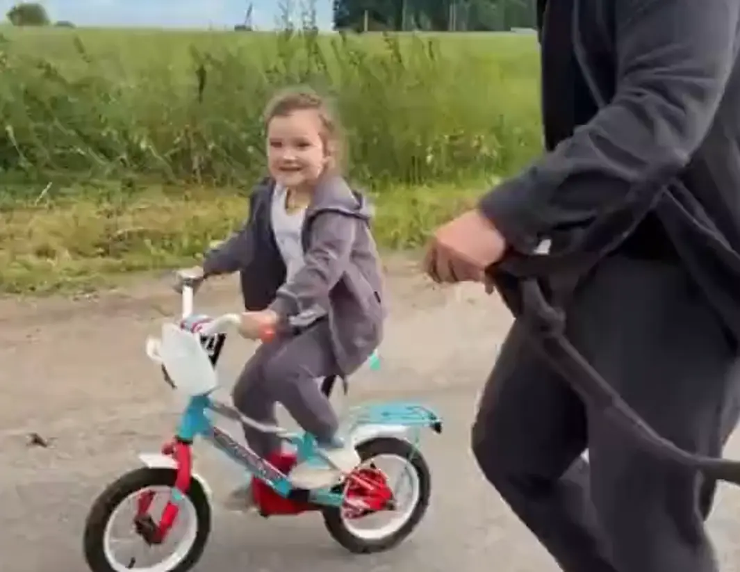Как быстро научить ребенка кататься на велосипеде