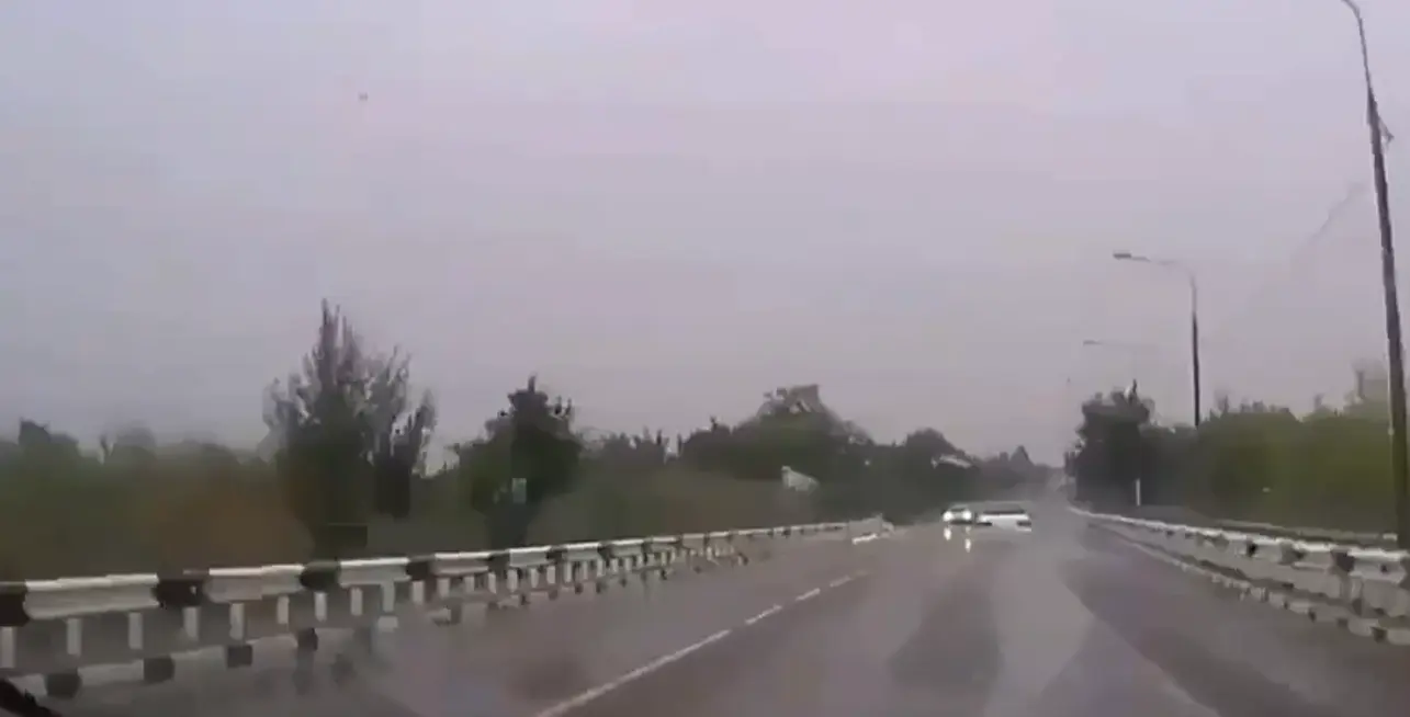Отгадай куда поворачиваю⁠⁠