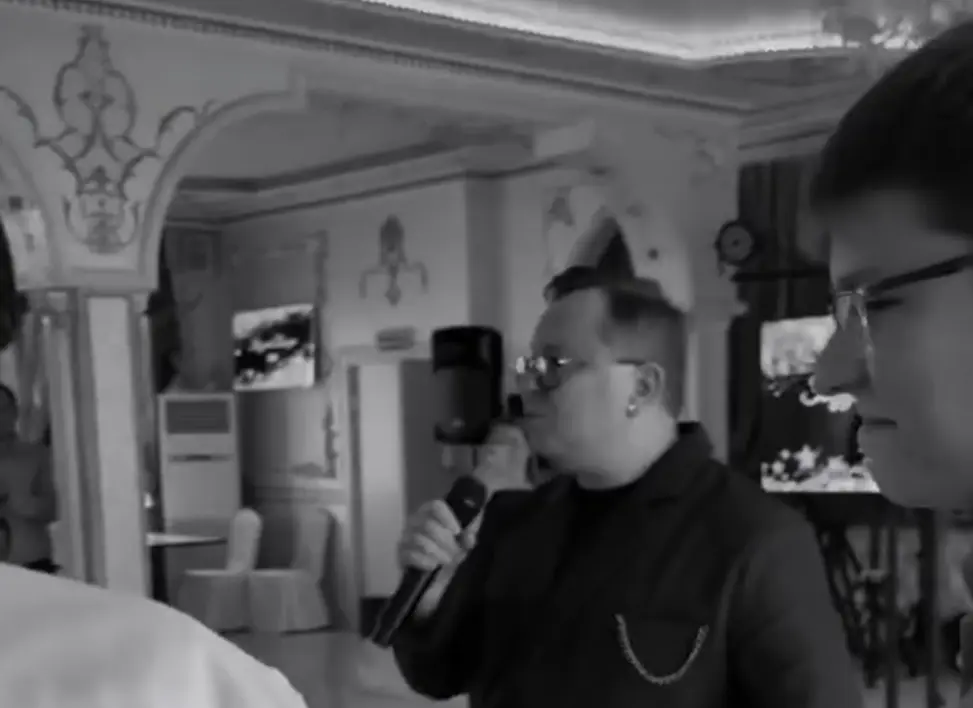 Поднять щиты за педагога